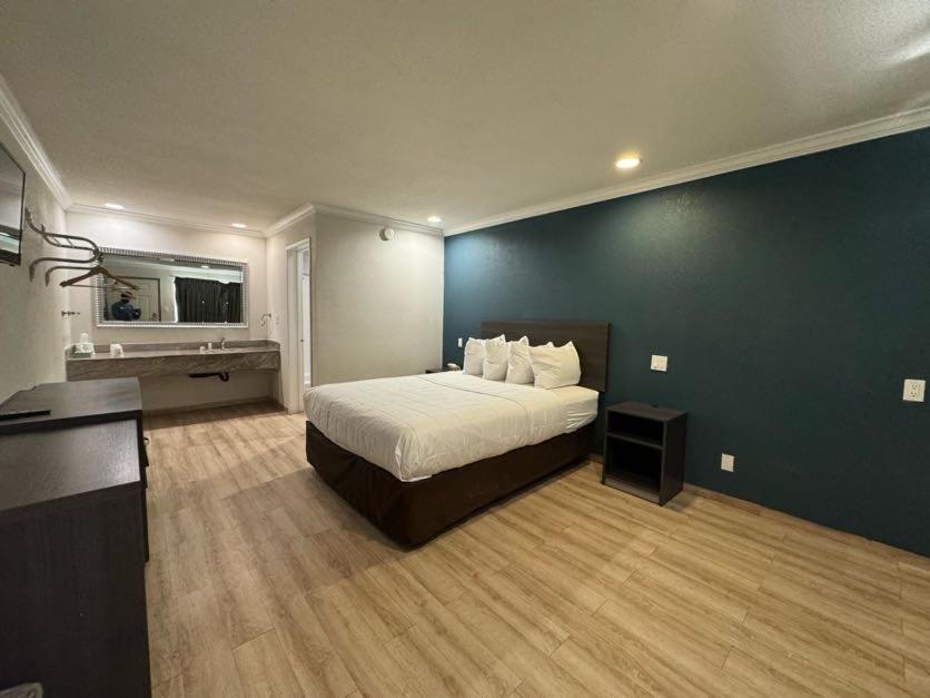Baymont By Wyndham Bakersfield Hotel Luaran gambar